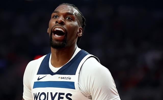 开云_森林狼内线保护出色